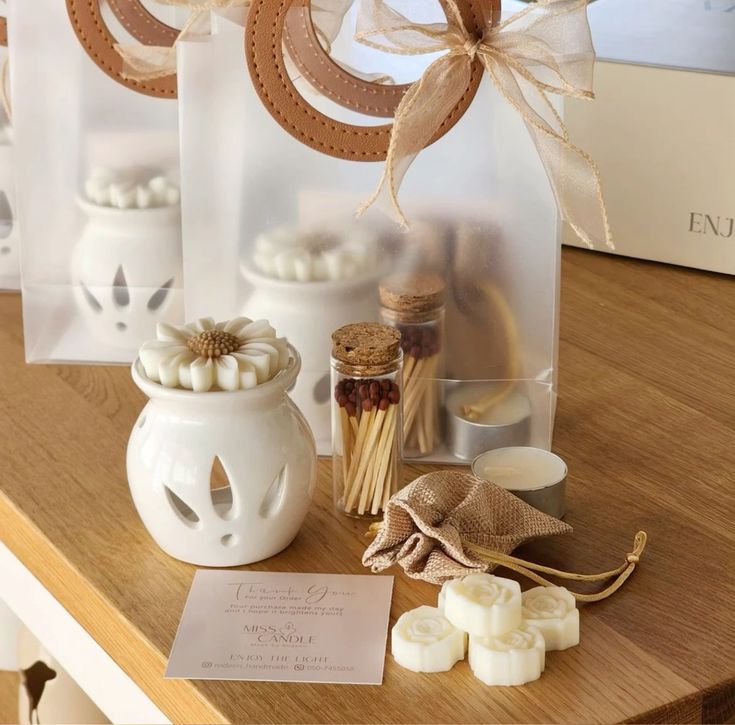 BOLSA REGALO CON MANGO CUERO