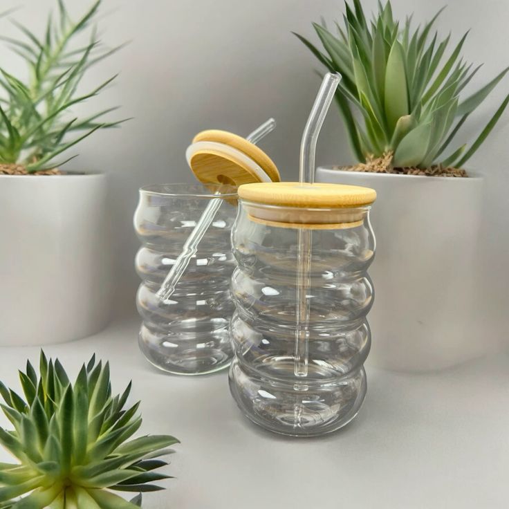 VASO ONDULADO DE BOROSILICATO CON BOMBILLA 320CC